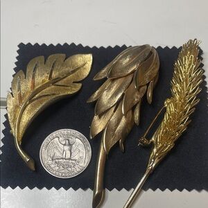 Gold Leaf Brooch Set